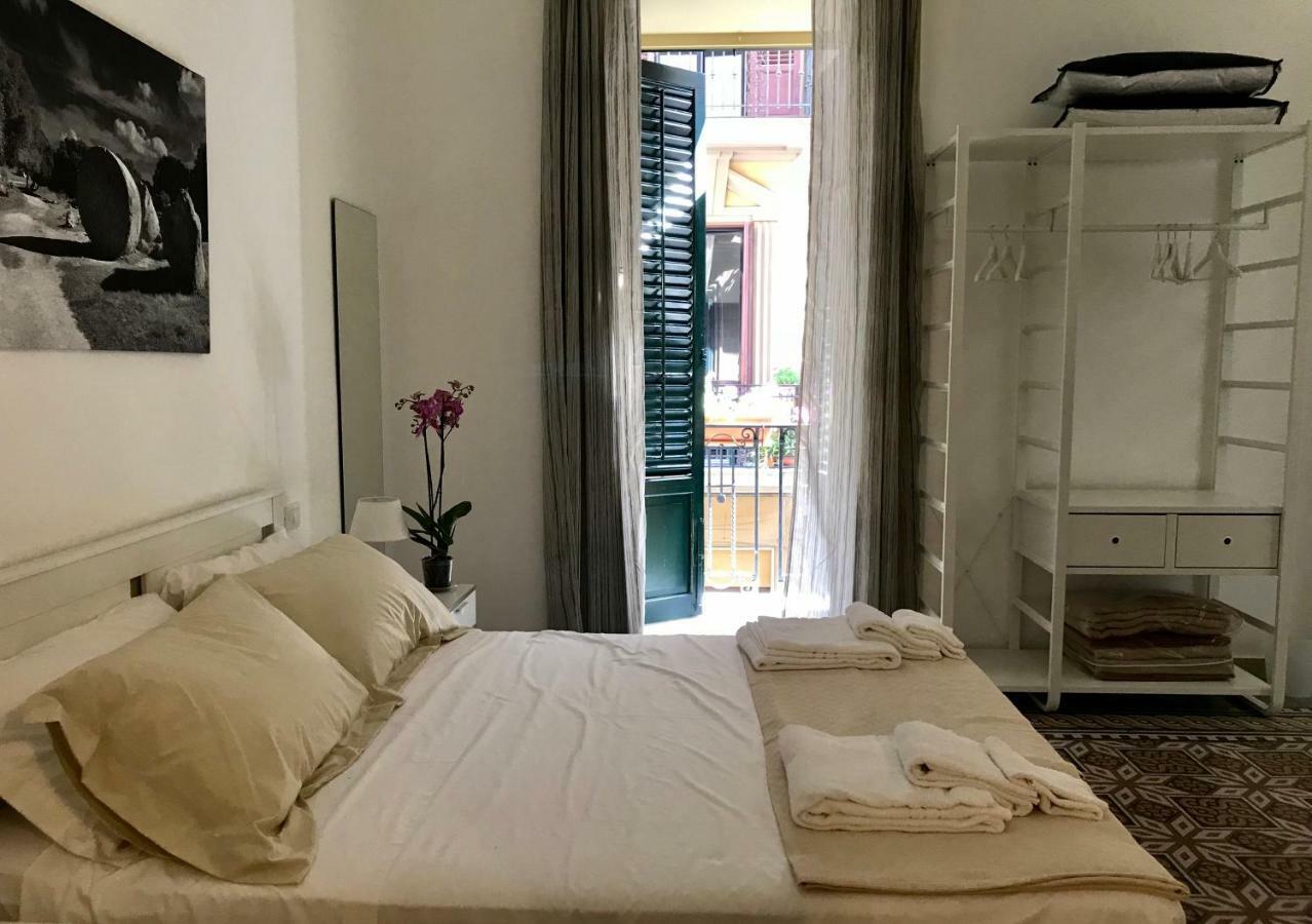 Fofino'S Rooms Palermo Buitenkant foto